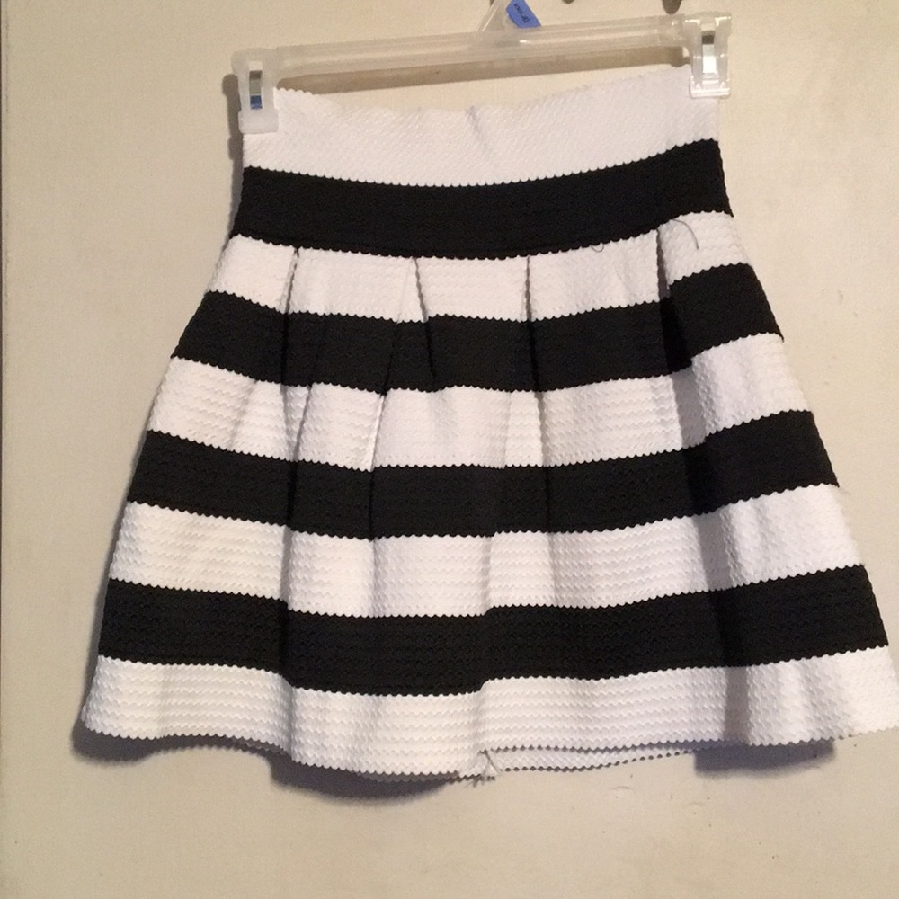 Cute striped grooved skirt